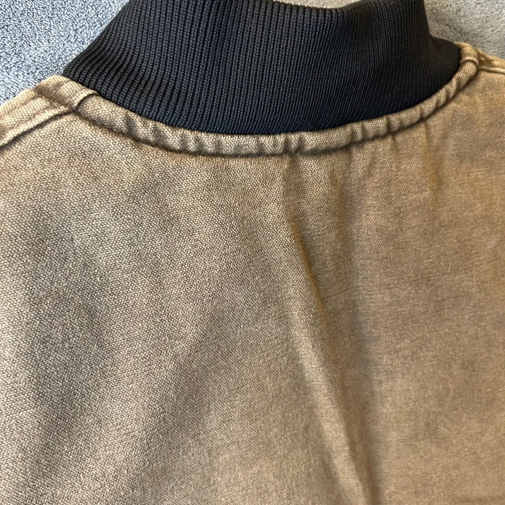 Carhartt measures 25